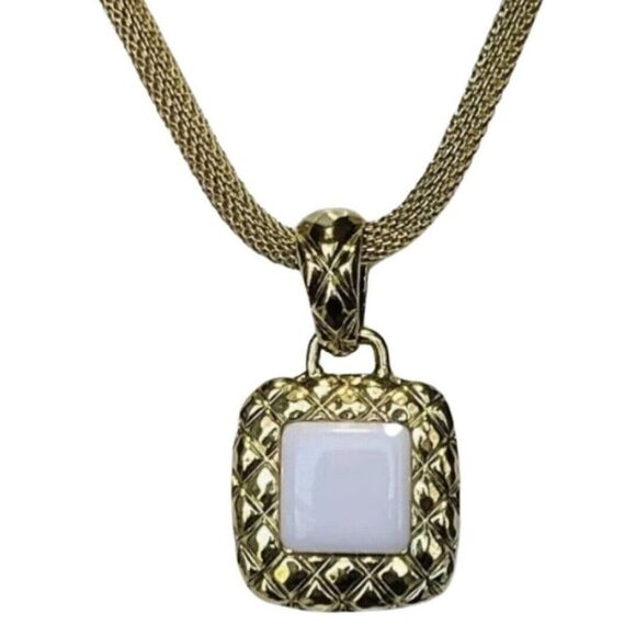 VTG Liz Claiborne White Square Pendant Snake Chain Necklace 21” Gold Grannycore - Picture 9 of 16